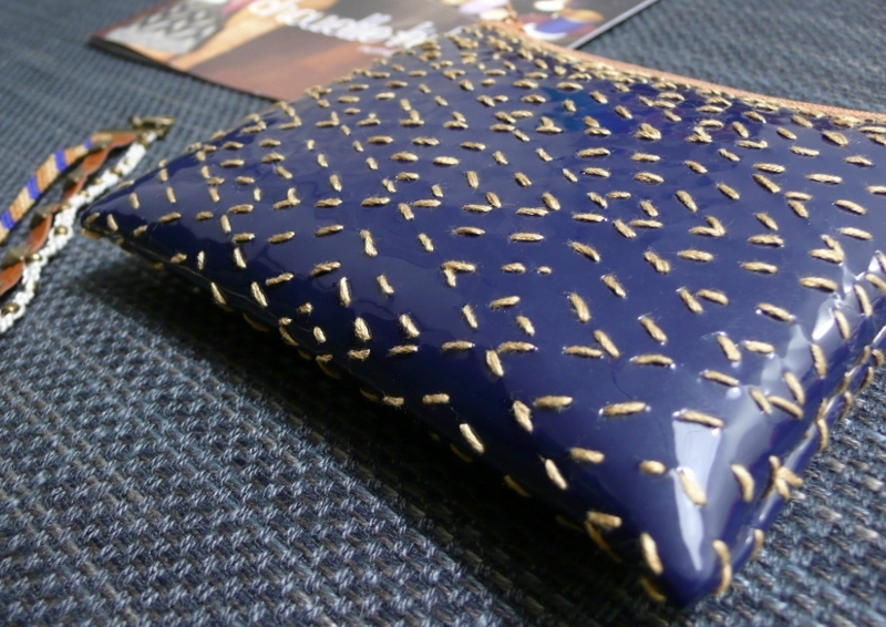 Jakecii - [Tuto] La pochette simili brodée - Chouette Kit 8 - Home